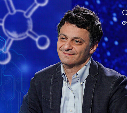 Артем Оганов