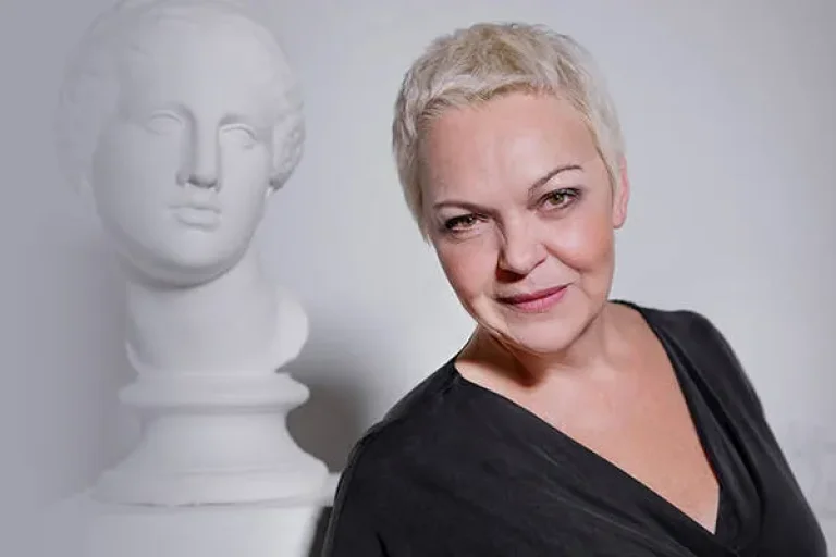 Елена Новоселова