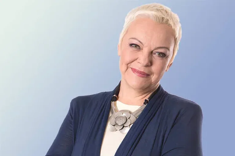 Елена Новоселова