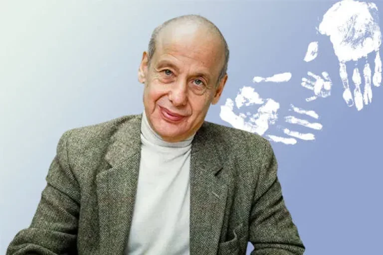 Александр Асмолов